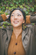 Load image into Gallery viewer, Earring Brass - LIGHT DANCERS MINI