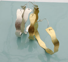 Load image into Gallery viewer, Hoop Earring Brass - FLOW