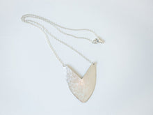 Load image into Gallery viewer, Necklace Silver - TULIP SHIELD