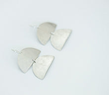 Load image into Gallery viewer, Earring Silver - CATAPILLAR MINI
